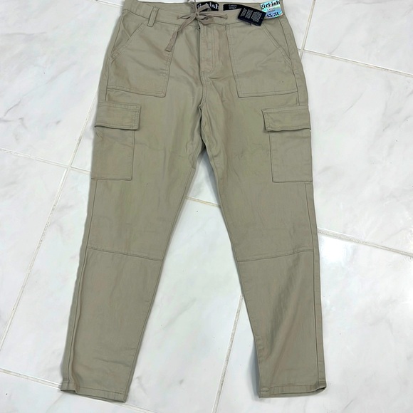 Junior cargo pants . New with tags. Beige. - Picture 1 of 5